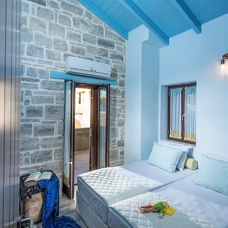 Phaistos - Crete Poolside Luxury Retreats *
