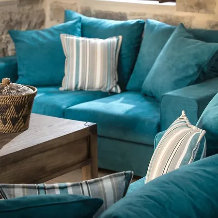 Villa Phaistos - Crete Poolside Luxury Retreats