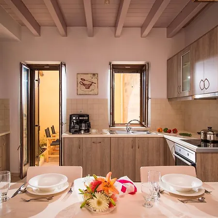 Phaistos - Crete Poolside Luxury Retreats Sívas