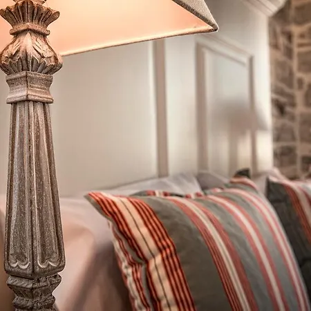 Villa Phaistos - Crete Poolside Luxury Retreats *