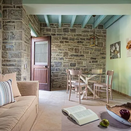Villa Phaistos - Crete Poolside Luxury Retreats *