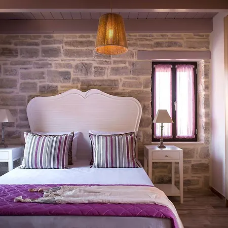 Phaistos - Crete Poolside Luxury Retreats *